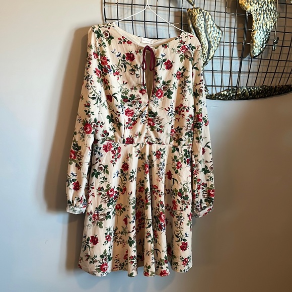 Altar'd State Dresses & Skirts - Floral long sleeved dress